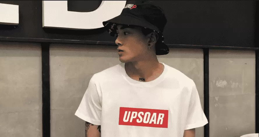 T恤男产品展示视频